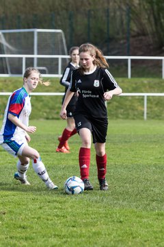 Bild 259 - wBJ SV Henstedt Ulzburg - TSV Sch�nberg : Ergebnis: 5:2